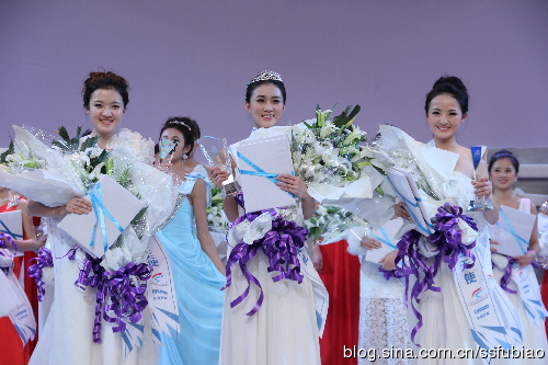 bw必威西汉姆联官方网站服装表演与设计专业的女孩孙博摘得鈥湵┨焓光澕揪